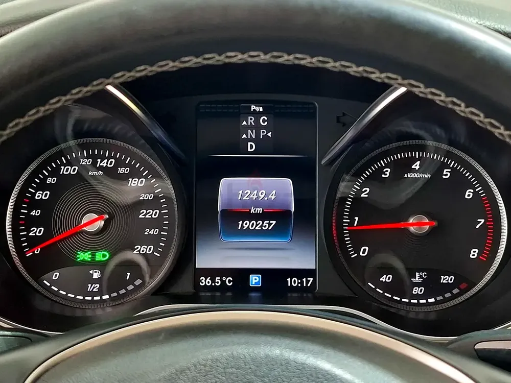 AED 1325/month | 2017 Mercedes-Benz V-Class V 250 | GCC Specs | Ref#475470 - Image 16