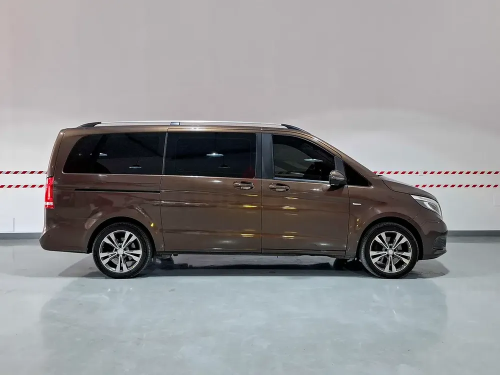 AED 1325/month | 2017 Mercedes-Benz V-Class V 250 | GCC Specs | Ref#475470 - Image 4