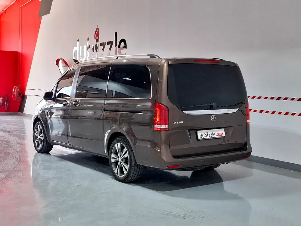 AED 1325/month | 2017 Mercedes-Benz V-Class V 250 | GCC Specs | Ref#475470 - Image 8