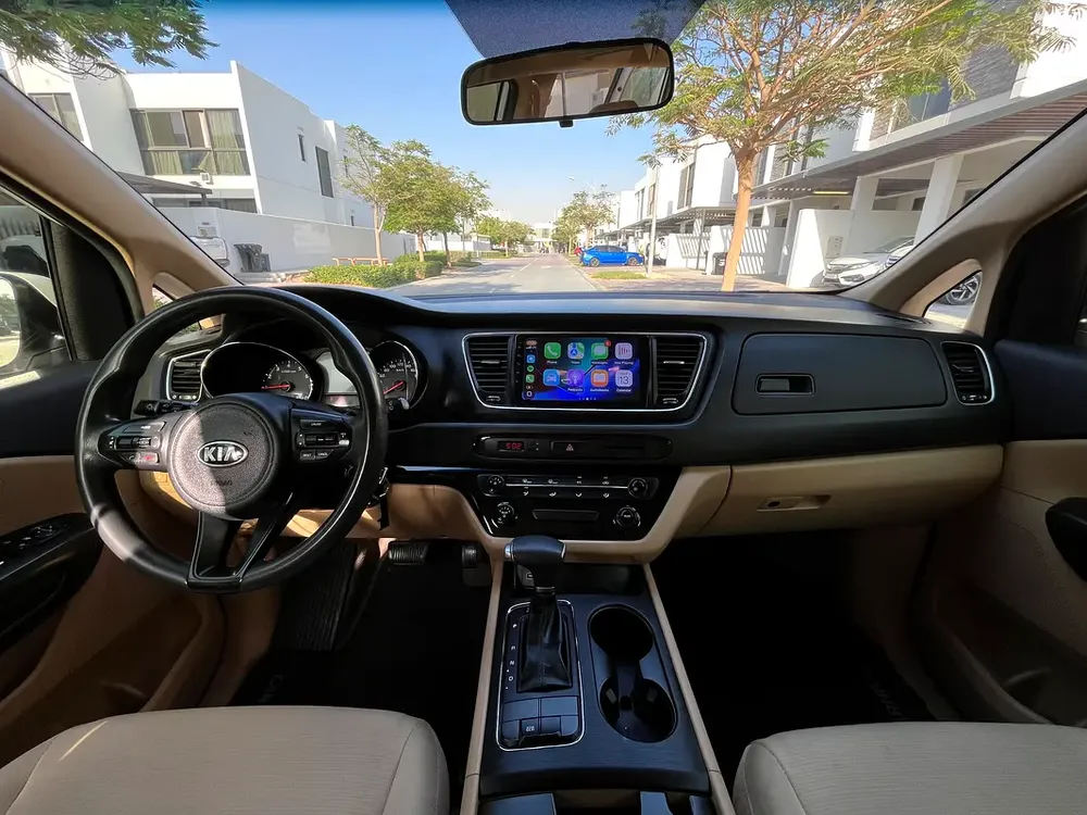 Kia Carnival 2018 Base | GCC Specs | Well Maintained Family Van - Image 10