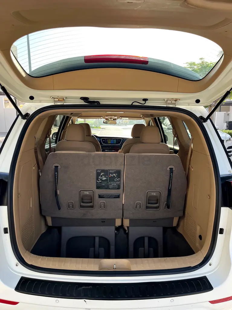 Kia Carnival 2018 Base | GCC Specs | Well Maintained Family Van - Image 14