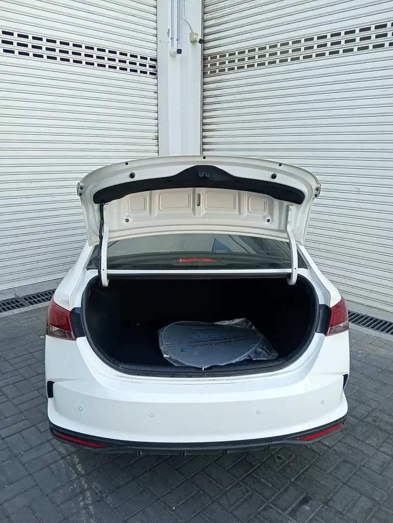 2023 Hyundai Accent GLS - GCC Specs - Like New! - Image 11