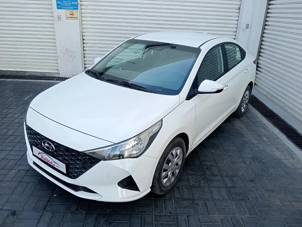 2023 Hyundai Accent GLS - GCC Specs - Like New! - Image 12