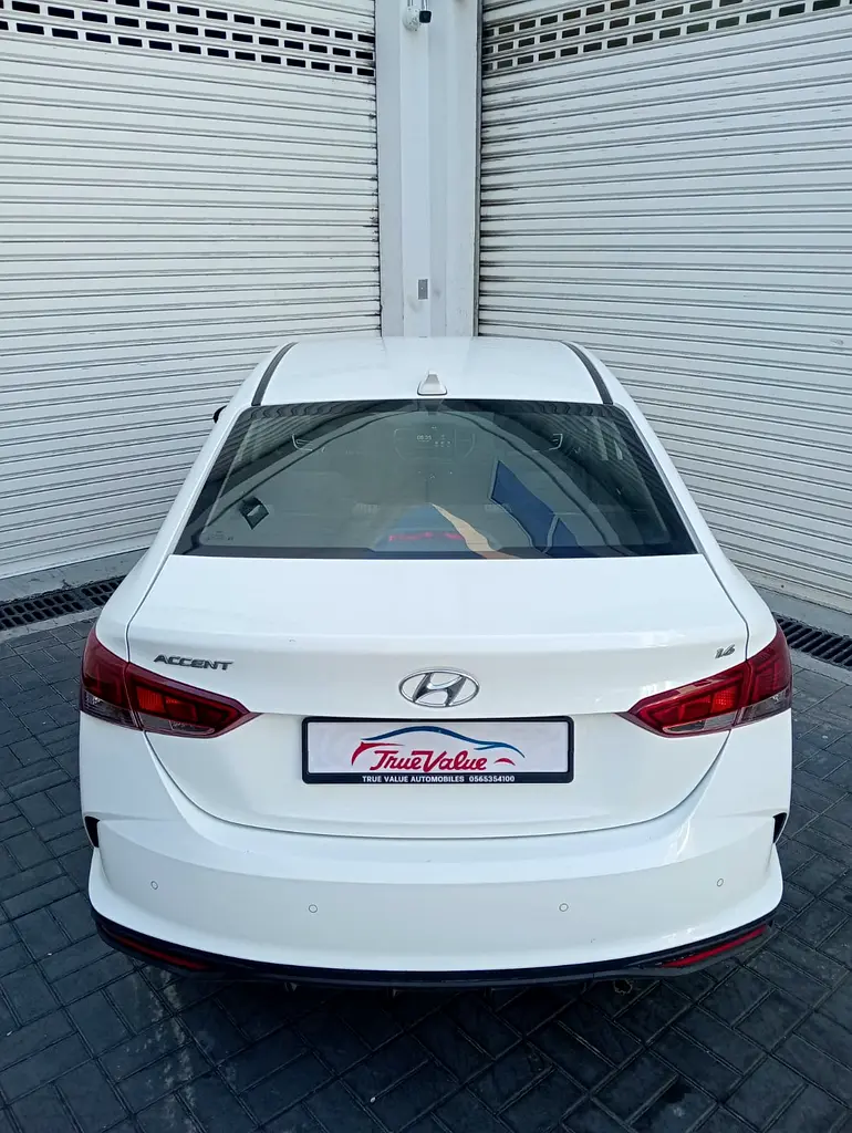 2023 Hyundai Accent GLS - GCC Specs - Like New! - Image 5