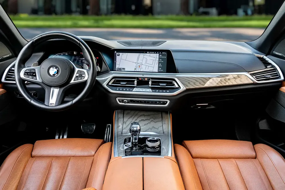 4,603 P.M |  X5 M Sport | 0% Downpayment | M-Kit | BMW Service Contract! - Image 8