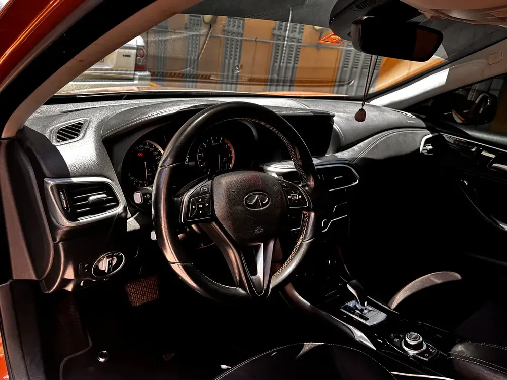 Infiniti QX30 Premium 2018 GCC Specs - Pristine Condition - Image 4