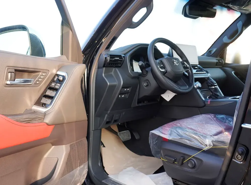 Toyota Land Cruiser VXR 2026 Hybrid 3.5- GCC Specs - Brand New - Image 10