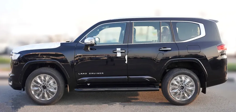 Toyota Land Cruiser VXR 2026 Hybrid 3.5- GCC Specs - Brand New - Image 5