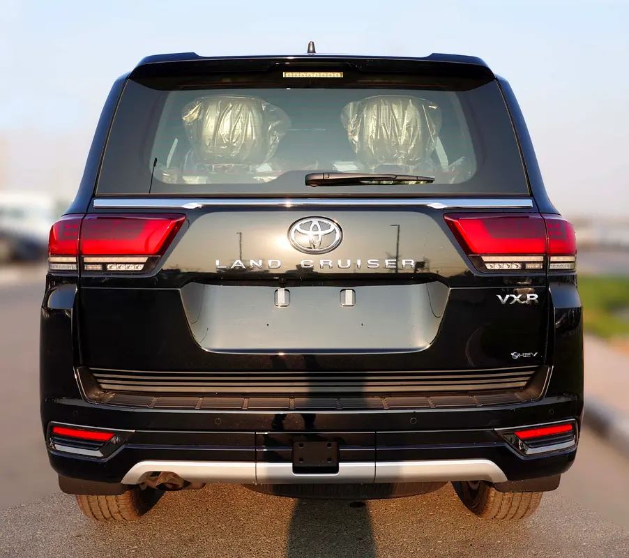 Toyota Land Cruiser VXR 2026 Hybrid 3.5- GCC Specs - Brand New - Image 6