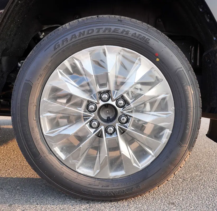 Toyota Land Cruiser VXR 2026 Hybrid 3.5- GCC Specs - Brand New - Image 8