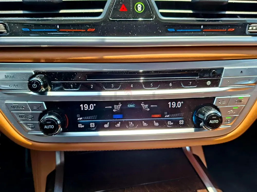 AED 3343/month | 2019 BMW 7-Series 760Li xDrive | GCC Specs | Ref#470690 - Image 16