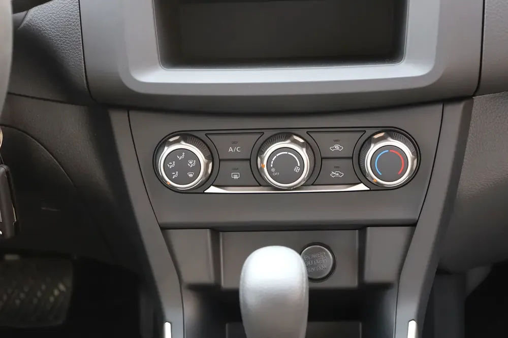 Nissan SYLPHY Classic 1.6L Basic with Sunroof 2025 model - Image 15