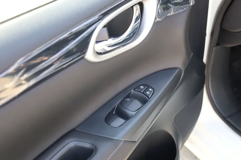 Nissan SYLPHY Classic 1.6L Basic with Sunroof 2025 model - Image 9