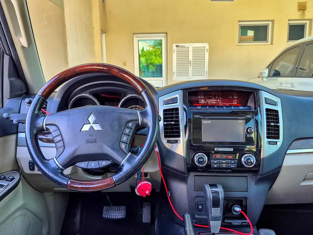 AED 1338/month | 2016 Mitsubishi Pajero GLS Top 5 Door | GCC Specs | Ref#464412 - Image 10