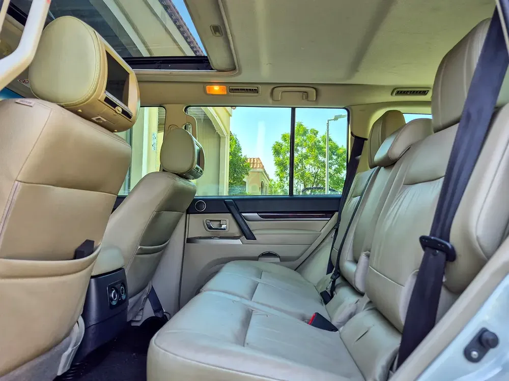 AED 1338/month | 2016 Mitsubishi Pajero GLS Top 5 Door | GCC Specs | Ref#464412 - Image 12