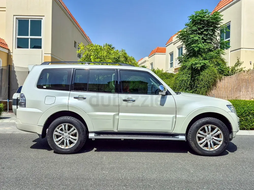 AED 1338/month | 2016 Mitsubishi Pajero GLS Top 5 Door | GCC Specs | Ref#464412 - Image 4