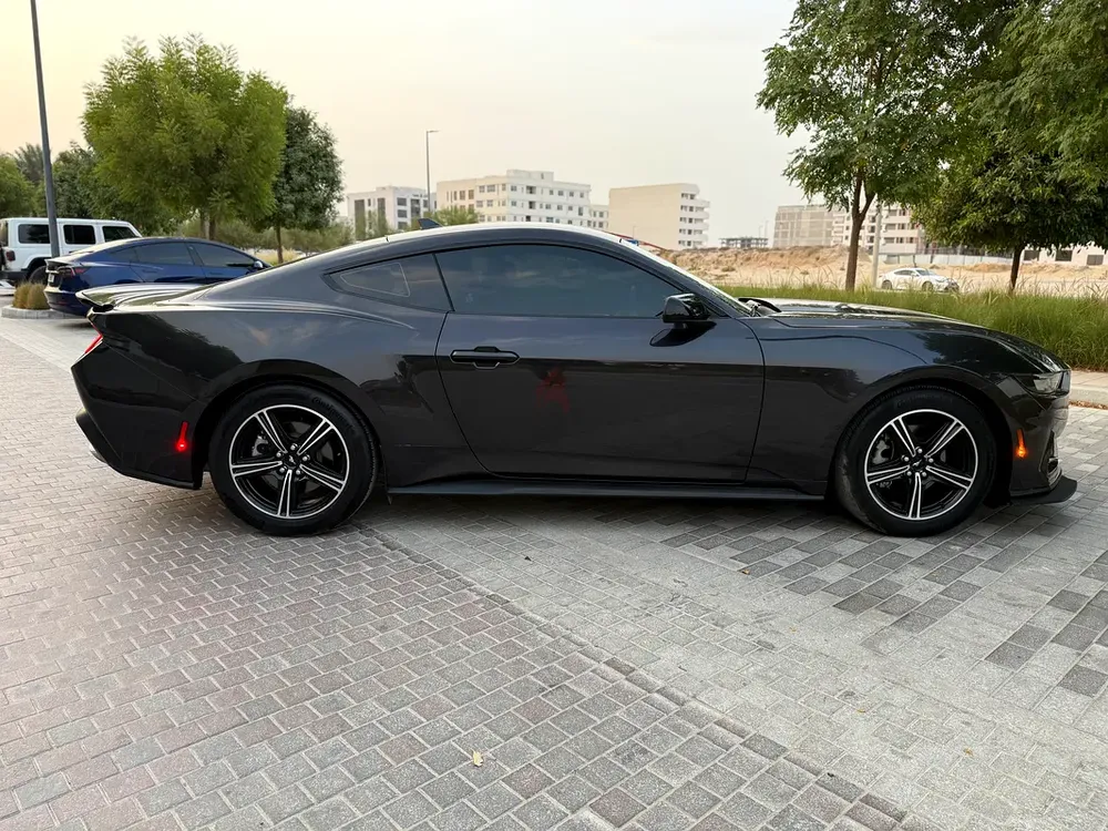 Ford Mustang Ecoboost 2024 - Image 8