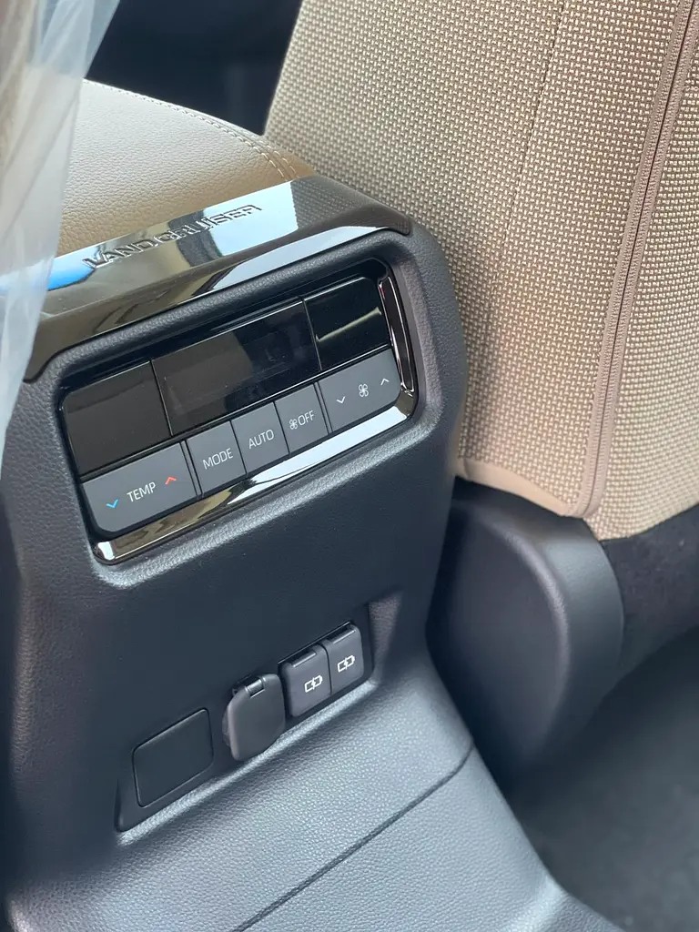 Toyota Prado 2025 TXL basic  GCC Specs - Brand New - Image 11