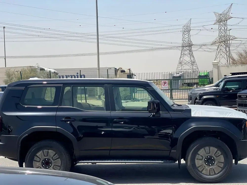Toyota Prado 2025 TXL basic  GCC Specs - Brand New - Image 6