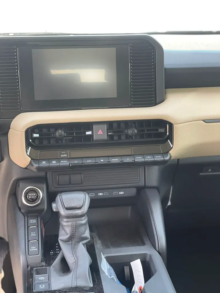 Toyota Prado 2025 TXL basic  GCC Specs - Brand New - Image 7