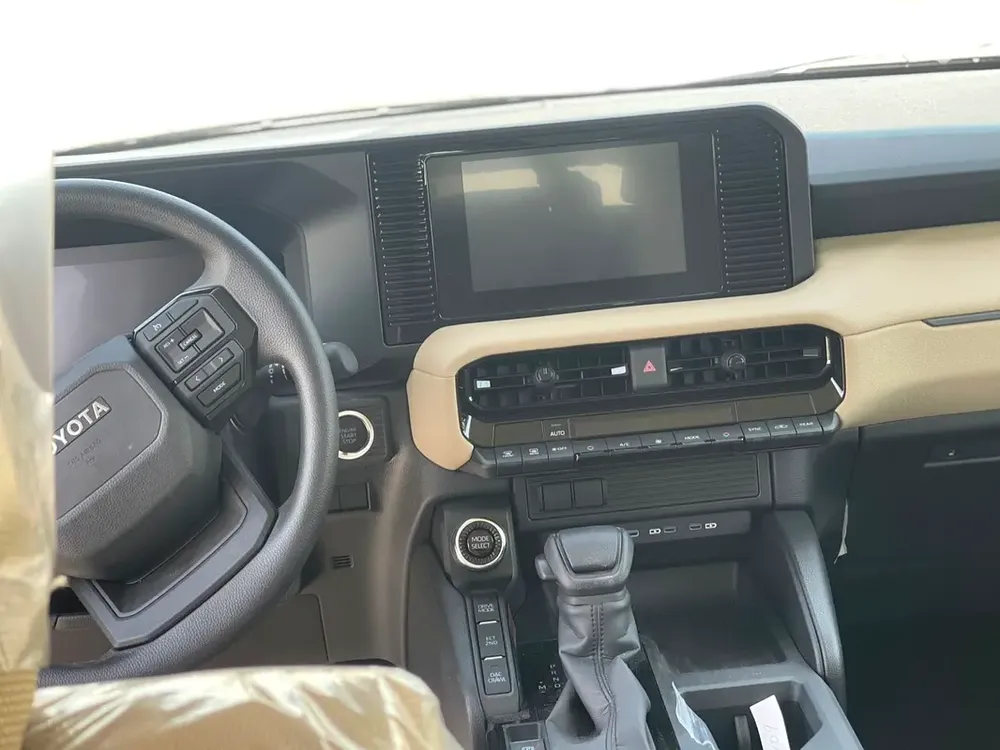 Toyota Prado 2025 TXL basic  GCC Specs - Brand New - Image 9