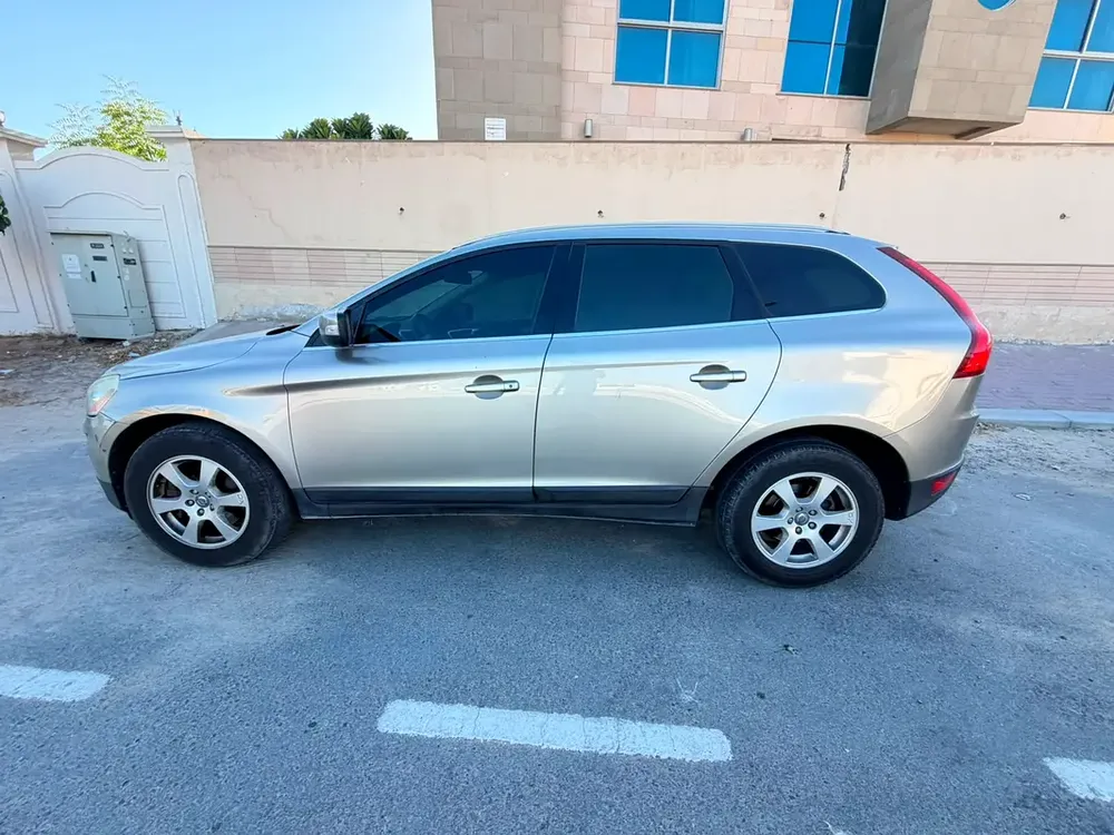2012 Volvo XC90 ,Gcc - Image 8
