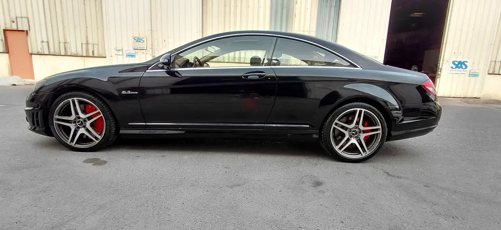 Kilometre 206520  Mercedes Benz 2009 mold V8 CL 63 AMG GCC With 2 keys - Image 4