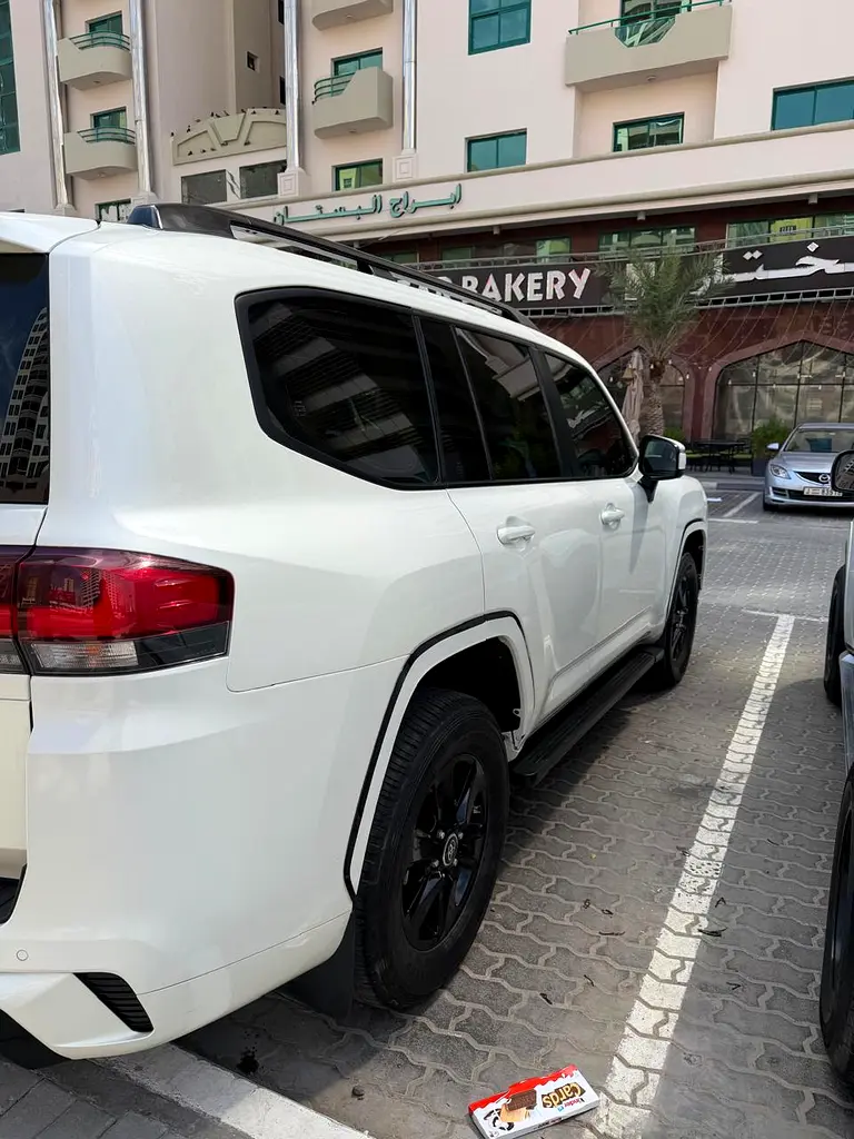 Toyota Land Cruiser 3.5L EXR 2022 GCC Specs - Excellent Condition - Image 4