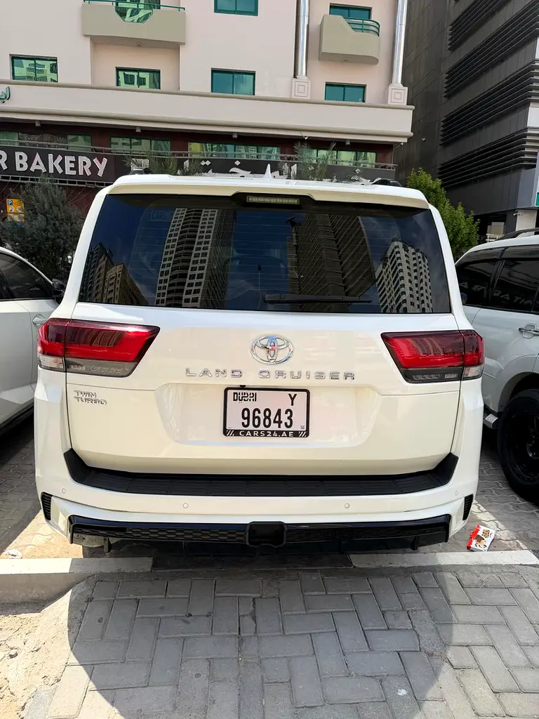 Toyota Land Cruiser 3.5L EXR 2022 GCC Specs - Excellent Condition - Image 9