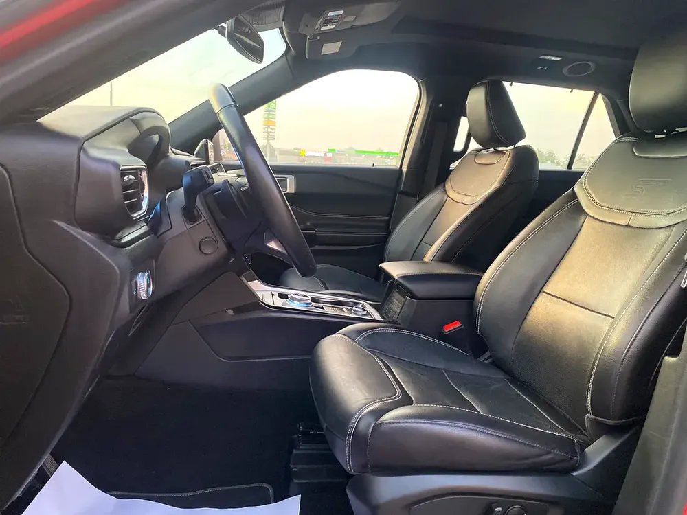 2022 Ford Explorer ST, maroon - Image 16