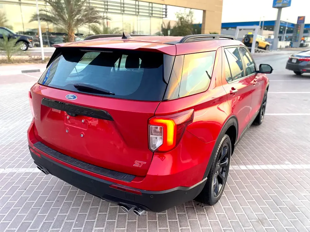2022 Ford Explorer ST, maroon - Image 8