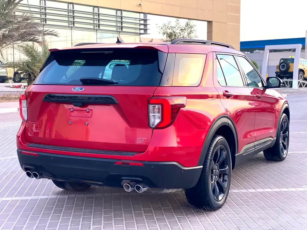 2022 Ford Explorer ST, maroon - Image 9