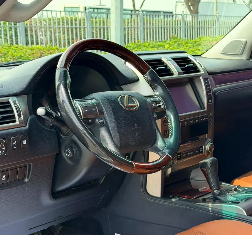 Lexus GX 460 Platinum 2015 Model Platinum V8 GCC Specs Single Owner Used Car For Sale - Image 13