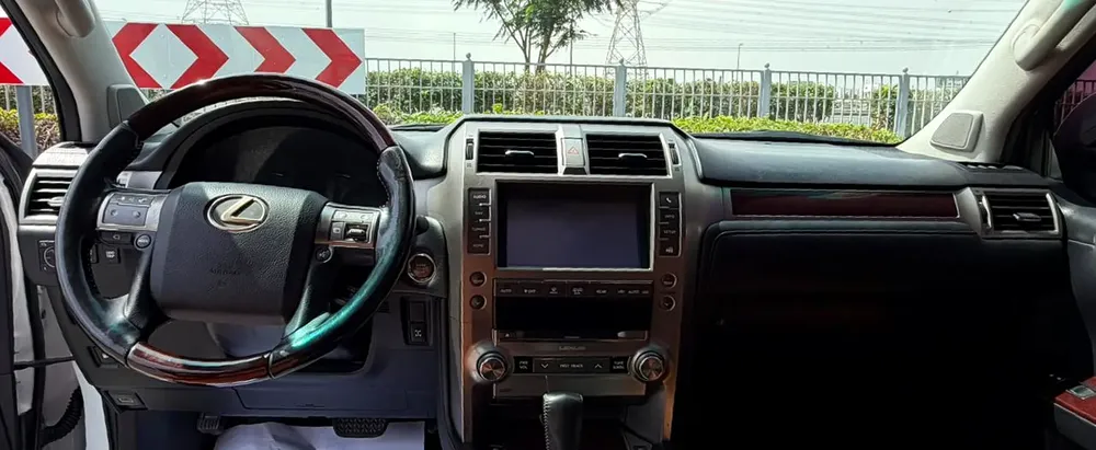 Lexus GX 460 Platinum 2015 Model Platinum V8 GCC Specs Single Owner Used Car For Sale - Image 14