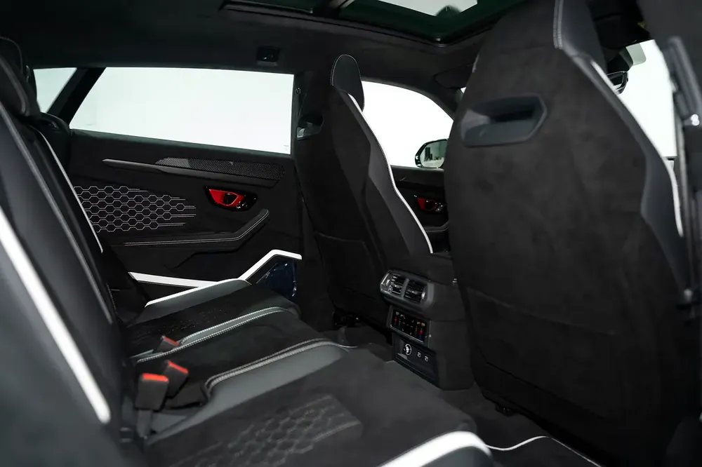 URUS PERFORMANTE  | TWO TONE INTERIOR ALCANTARA SEATS | CARBON INT/EXT | MASSAGE SEAT - Image 16