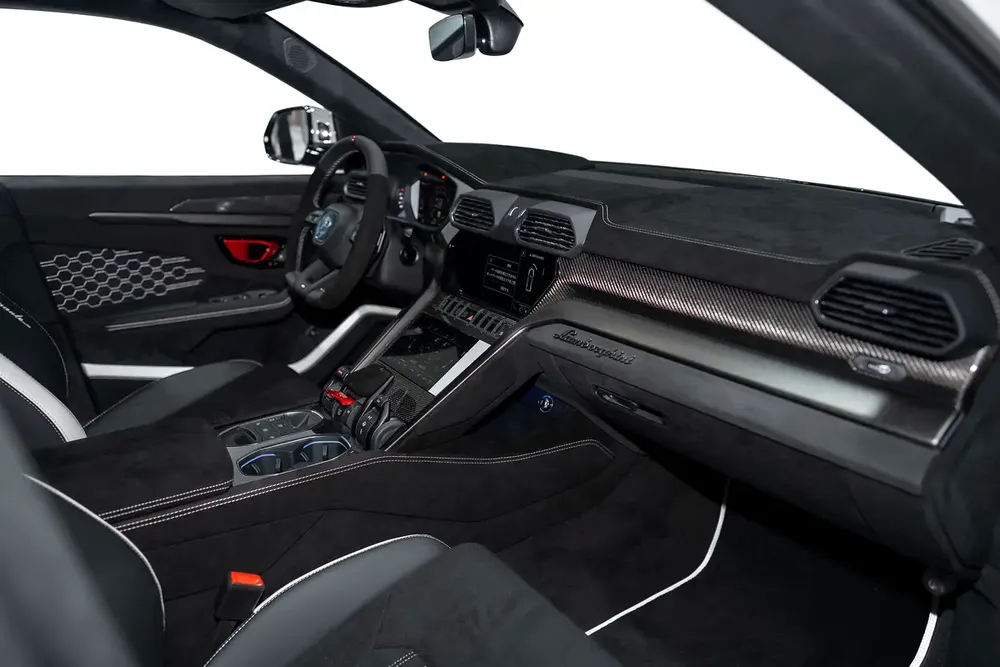 URUS PERFORMANTE  | TWO TONE INTERIOR ALCANTARA SEATS | CARBON INT/EXT | MASSAGE SEAT - Image 19