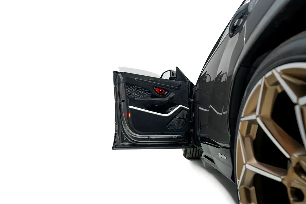 URUS PERFORMANTE  | TWO TONE INTERIOR ALCANTARA SEATS | CARBON INT/EXT | MASSAGE SEAT - Image 7