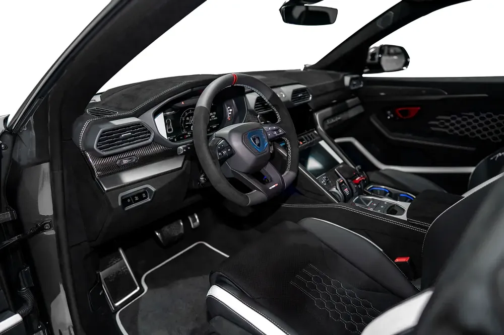 URUS PERFORMANTE  | TWO TONE INTERIOR ALCANTARA SEATS | CARBON INT/EXT | MASSAGE SEAT - Image 8