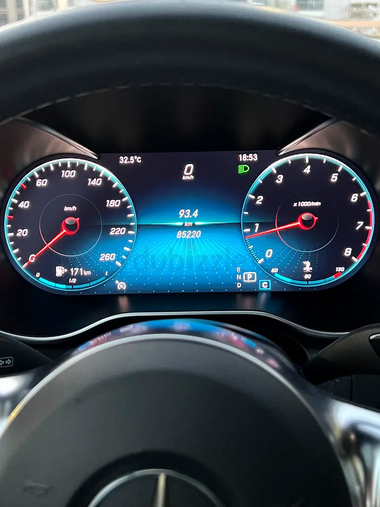 Mercedes C200 Coupe 2019 model full option fully loaded excellent condition - Image 11