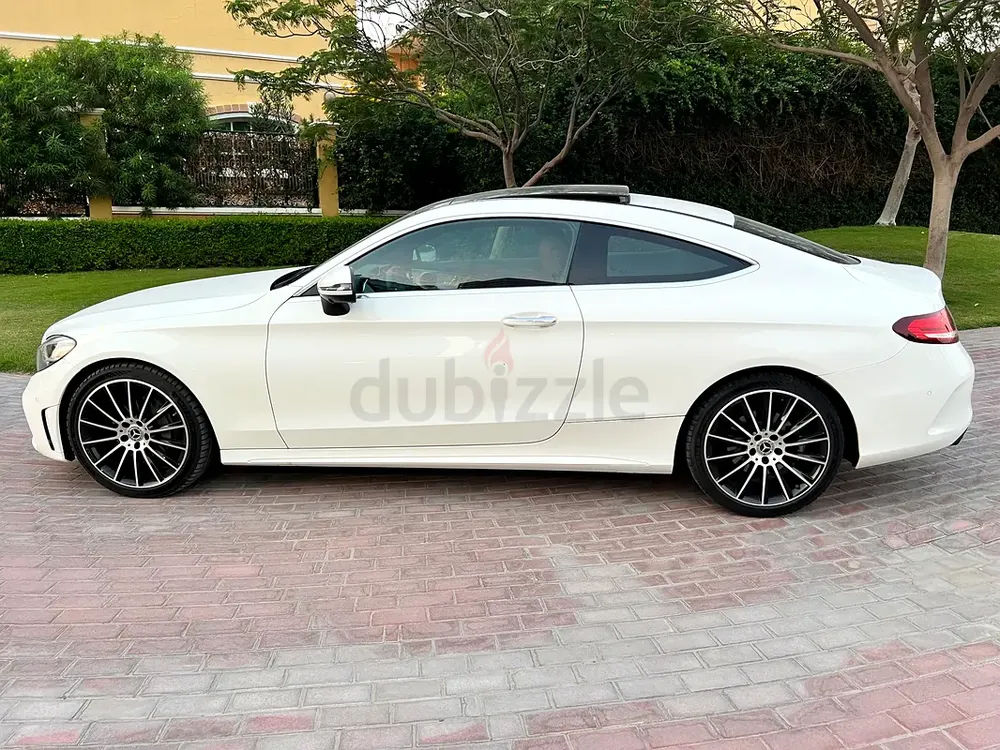 Mercedes C200 Coupe 2019 model full option fully loaded excellent condition - Image 5