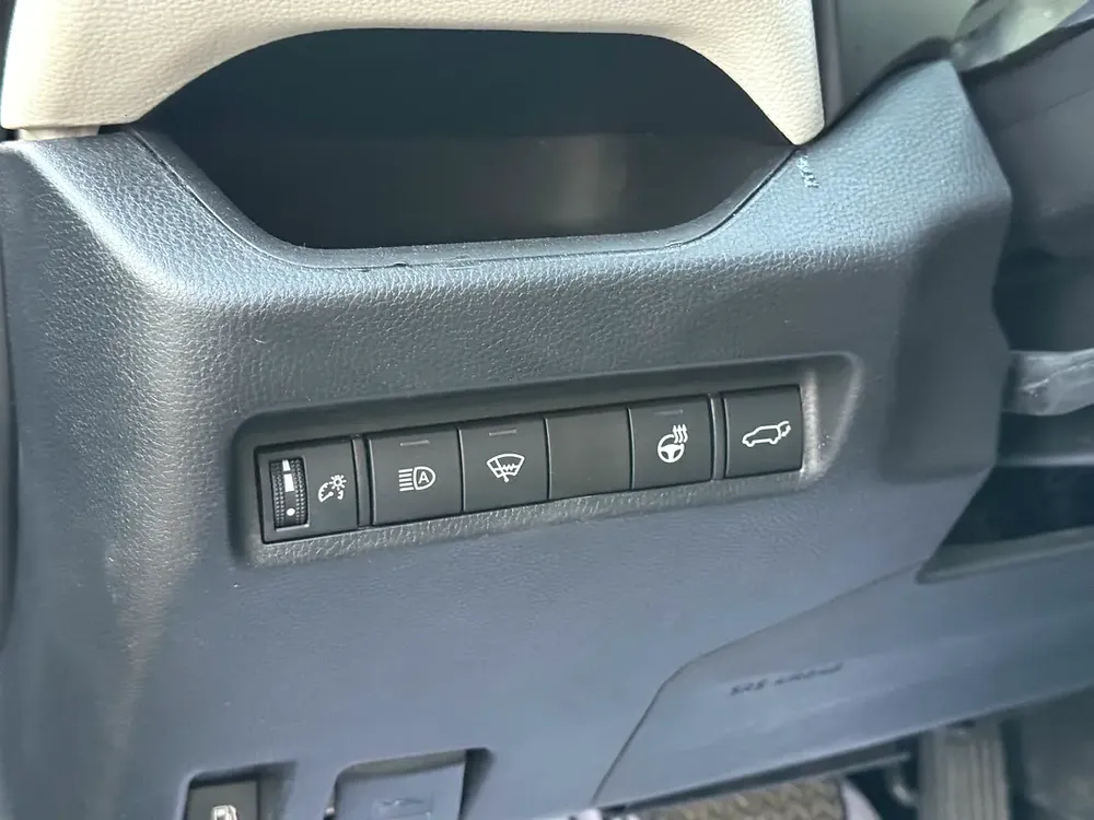 2022 TOYOTA RAV4 XLE HYBRID 4x4 FULL OPTIONS IMPORTED FROM USA - Image 14