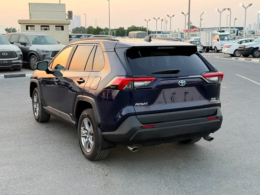2022 TOYOTA RAV4 XLE HYBRID 4x4 FULL OPTIONS IMPORTED FROM USA - Image 4