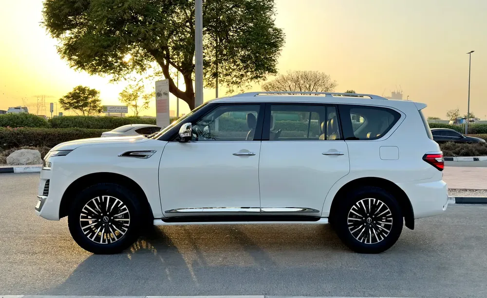 2024 Nissan Patrol SE Platinum, GCC Specifications - Image 4
