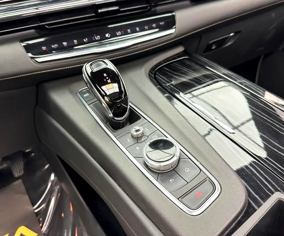 2022 Cadillac Escalade Sport, 1 Year Warranty Unlimited Km, Cadillac Full Service History, GCC - Image 14
