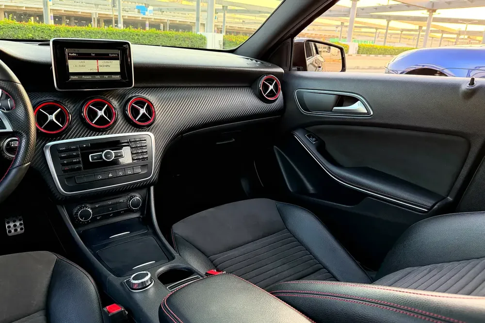 MB Service History / Single Owner | Mercedes Benz A250 Sport 2015 GCC Specifications - Image 12