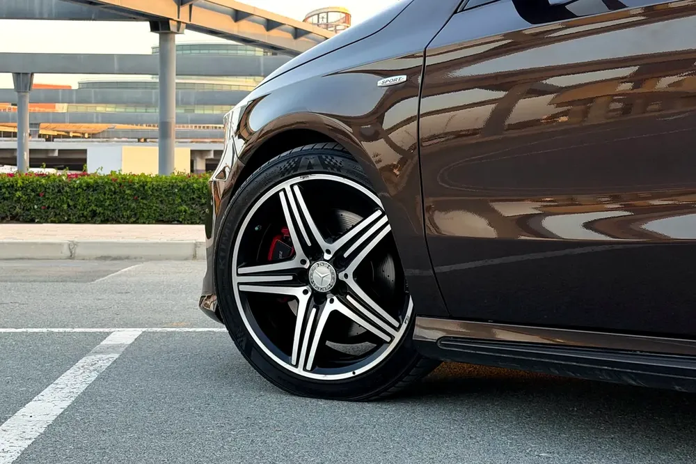 MB Service History / Single Owner | Mercedes Benz A250 Sport 2015 GCC Specifications - Image 7