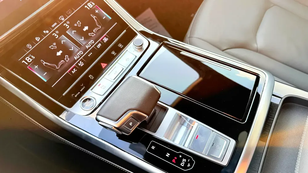 AUDI WARRANTY 2028 UNLIMITED KMS /  SERVICE PACKAGE TILL 2030 OR 75,000 KMS | 3.0L 55 TFSI - Image 19