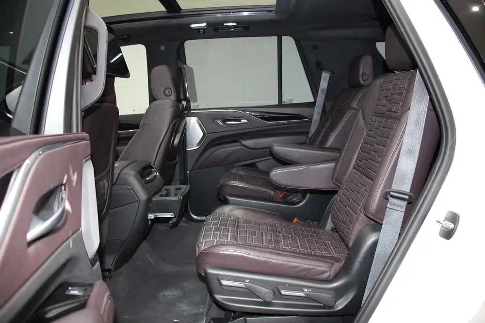 Escalade 6.2L Sport Platinum Bucket Seats - Image 9