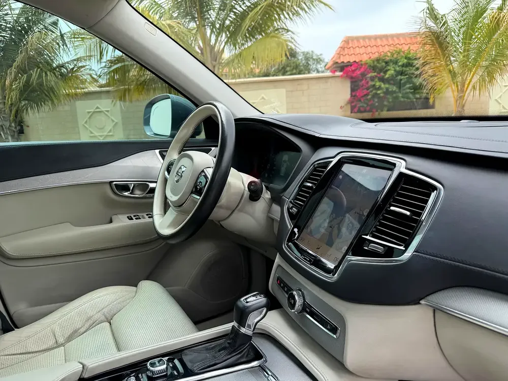 GCC 2016 Volvo XC90 T6 AWD – Clean, Well Maintained  Luxury SUV - Image 11