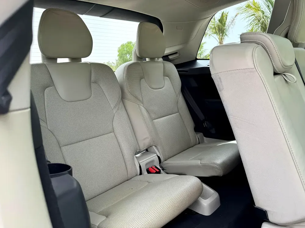 GCC 2016 Volvo XC90 T6 AWD – Clean, Well Maintained  Luxury SUV - Image 13